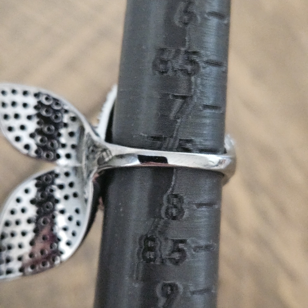 NEW Black Crystalled Floral Ring - Picture 9 of 11